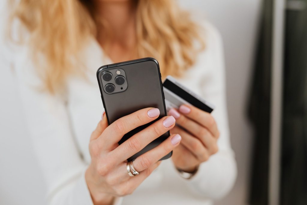 Shopee ou Mercado Livre: em qual desses 2 devo começar a vender? 1 compra por celular scaled 1